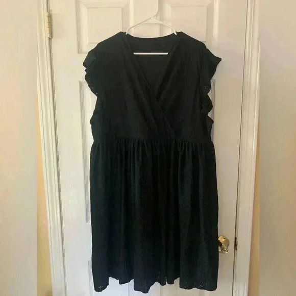 SHEIN Dresses & Skirts - Women’s Black SHEIN Short Sleeve Dress